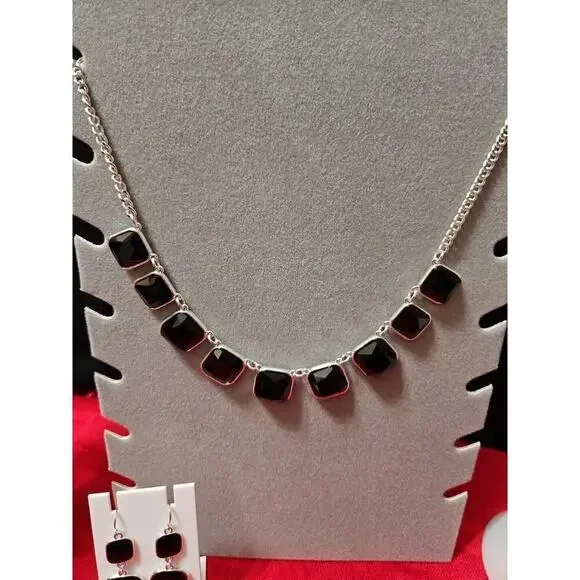 NECKLACE 8"L SILVER TONE w BLACK GLASS SQUARE STONES Paired With Black Earrings - Picture 2 of 5
